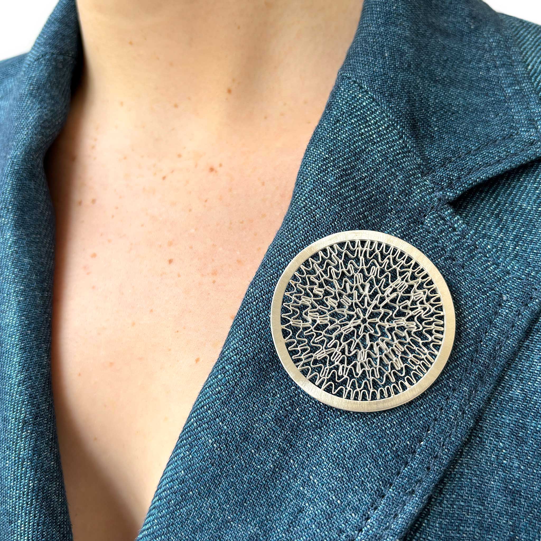 Framed Circle Brooch in Sterling Silver Wire